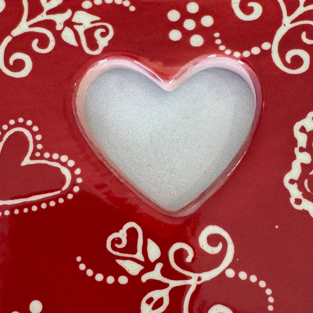 Heart-Shaped Red Decorative Plate with Spreader - Picture 4 of 8